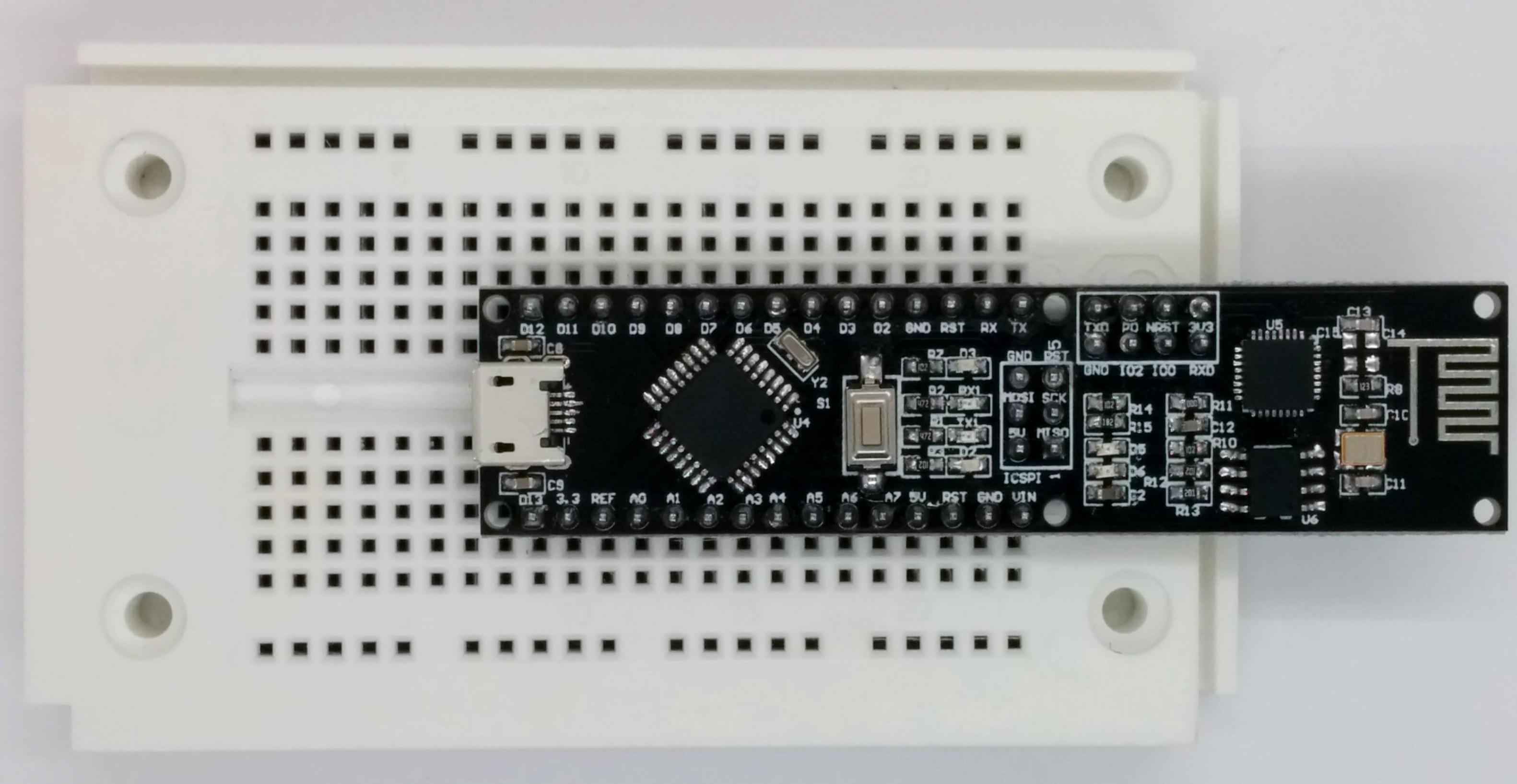 Der NanoESP auf dem Steckboard
